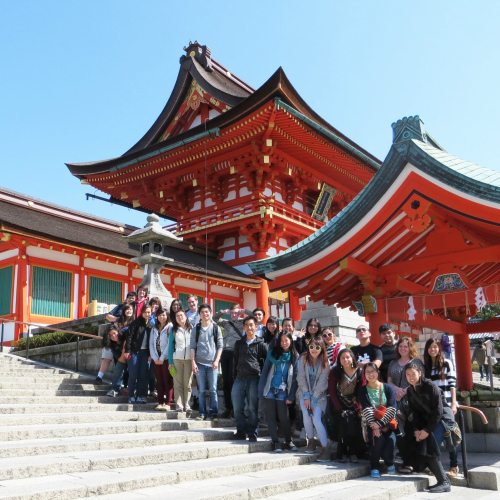 Study abroad students posing for a picture outside the Kiyomizu-dera Temple
